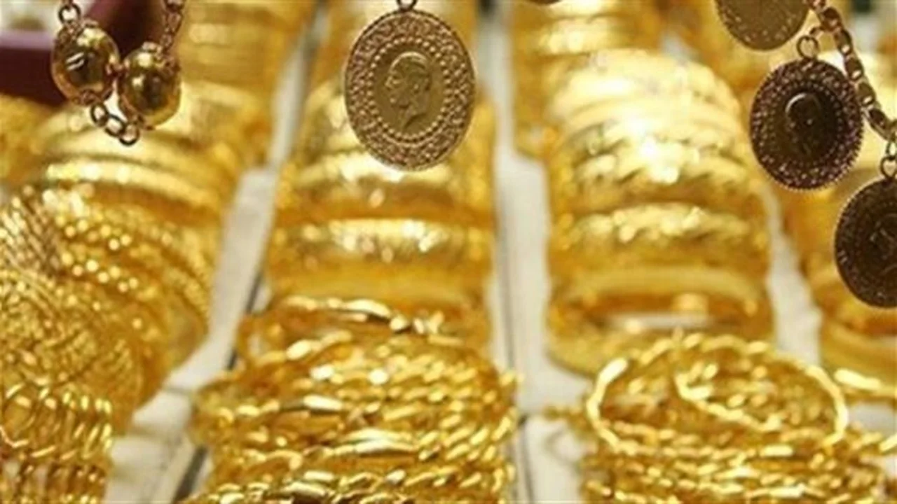 تداعيات الدولار والتوترات الجيوسياسية على أسعار الذهب في مصر اليوم
